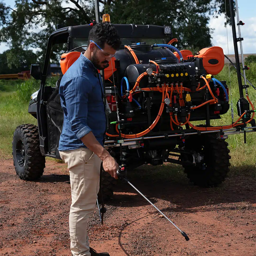 Pulverizador Agrícola CDX, o UTV agrícola com aplicador de defensivos agrícolas